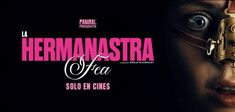 “La hermanastra fea” es una audaz y provocadora versión gótica de la Cenicienta utilizando el género del body horror como clara crítica social sobre la obsesión con la belleza física.