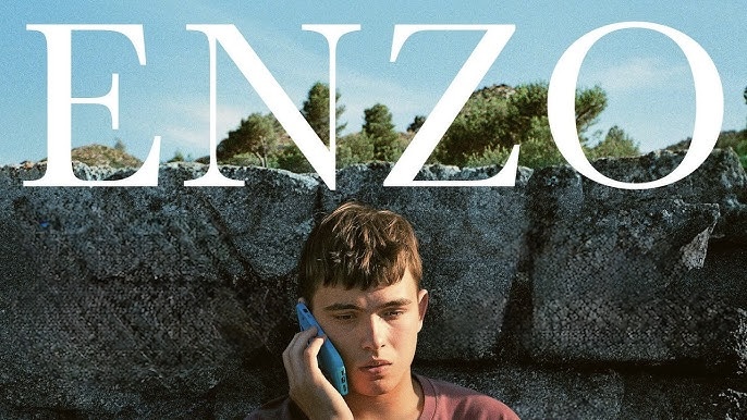 “Enzo” nos muestra que las angustias de ser joven y existencialmente rebelde encarnan un estado de idealismo conmovedoramente desordenado y fugaz.