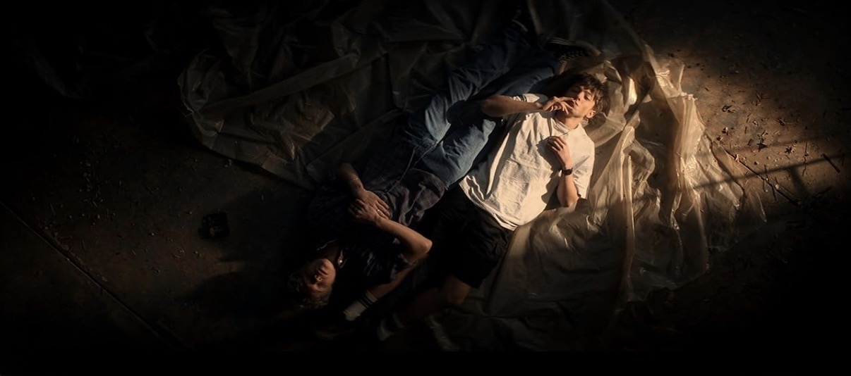 “Leviticus: Ritual de sangre” es un thriller sobrenatural inquietante y provocativo. Un amor queer vibrante en un trasfondo de terror escalofriante y actual que les aseguro se perfila como el próximo gran éxito del género este verano.